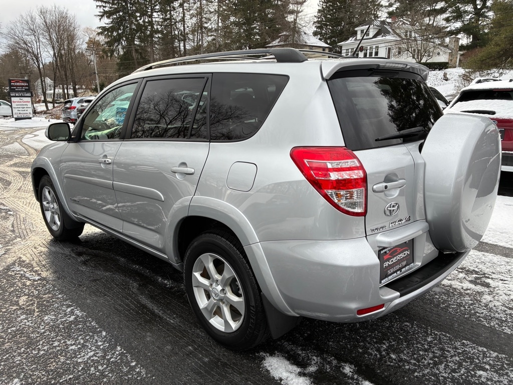 Toyota RAV4  2010