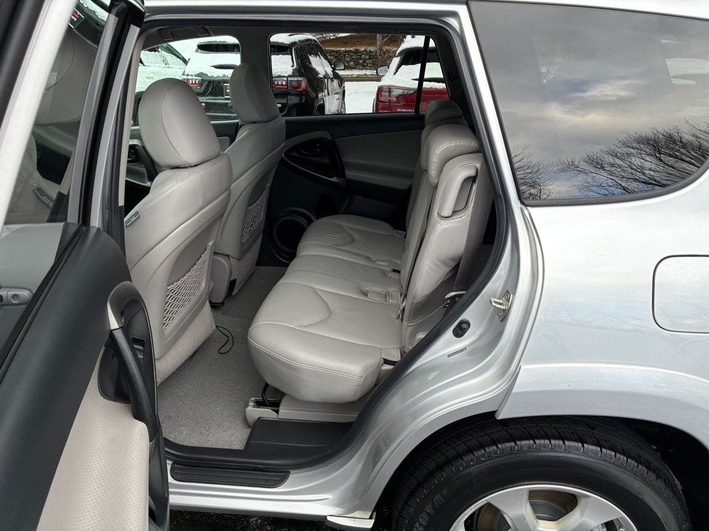 Toyota RAV4  2010
