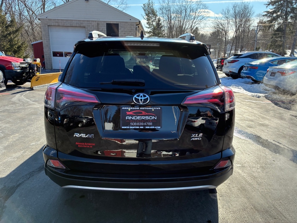 Toyota RAV4  2018