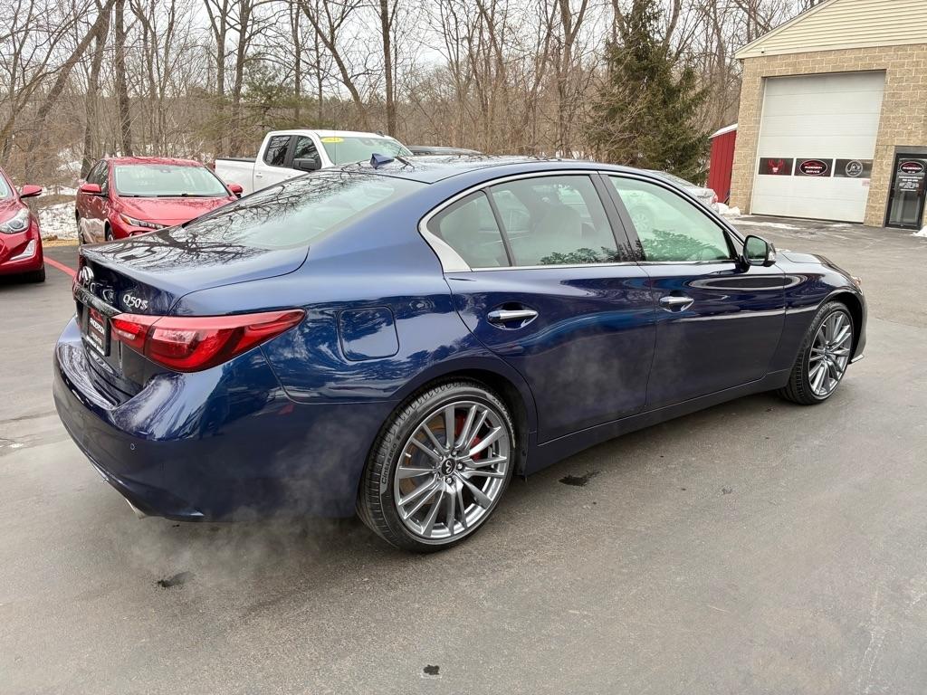 Infiniti Q50  2021