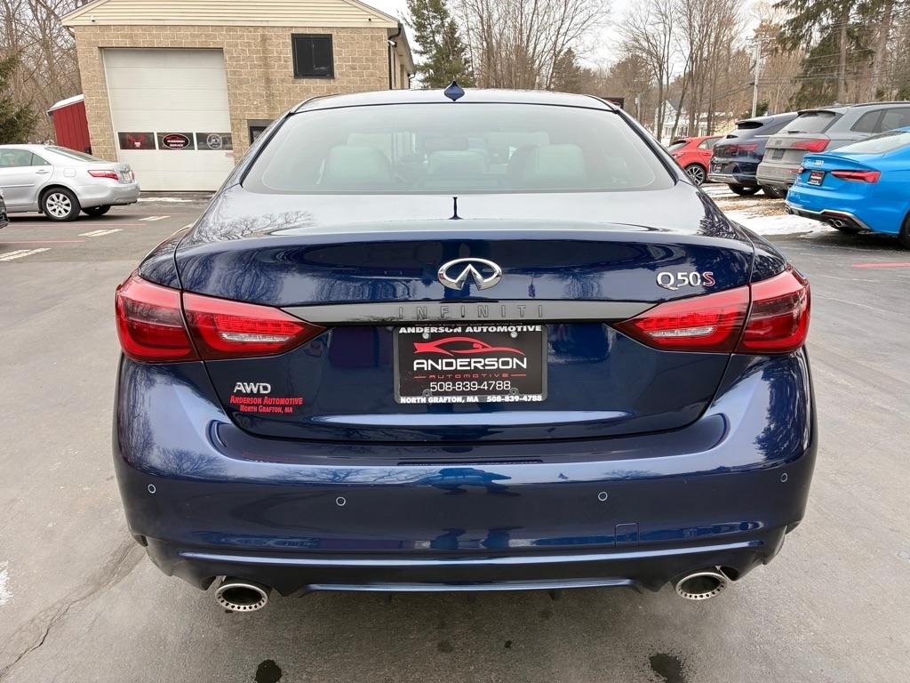 Infiniti Q50  2021