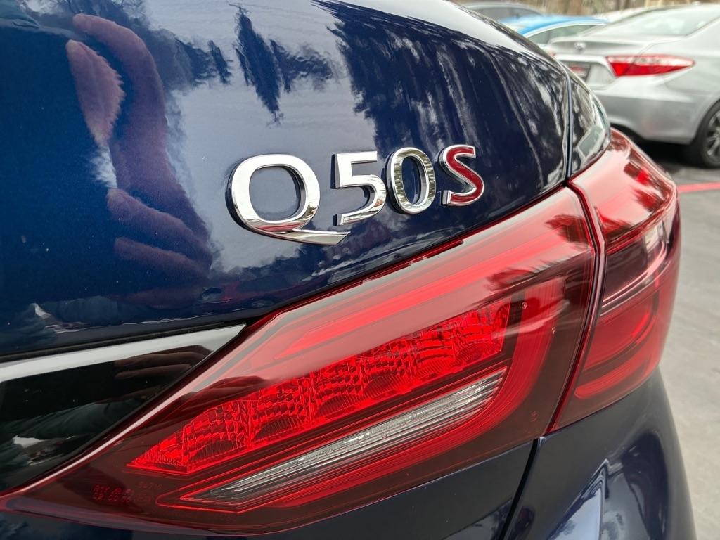 Infiniti Q50  2021