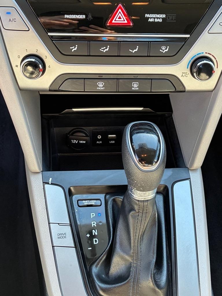 Hyundai Elantra  2017