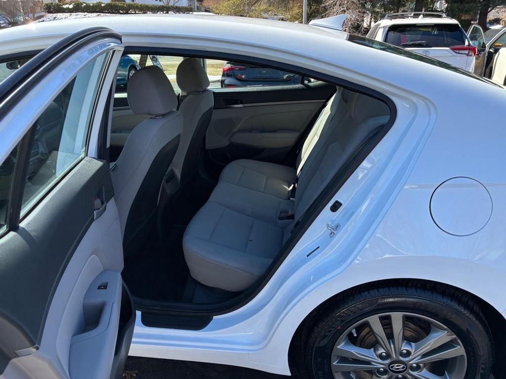 Hyundai Elantra  2017