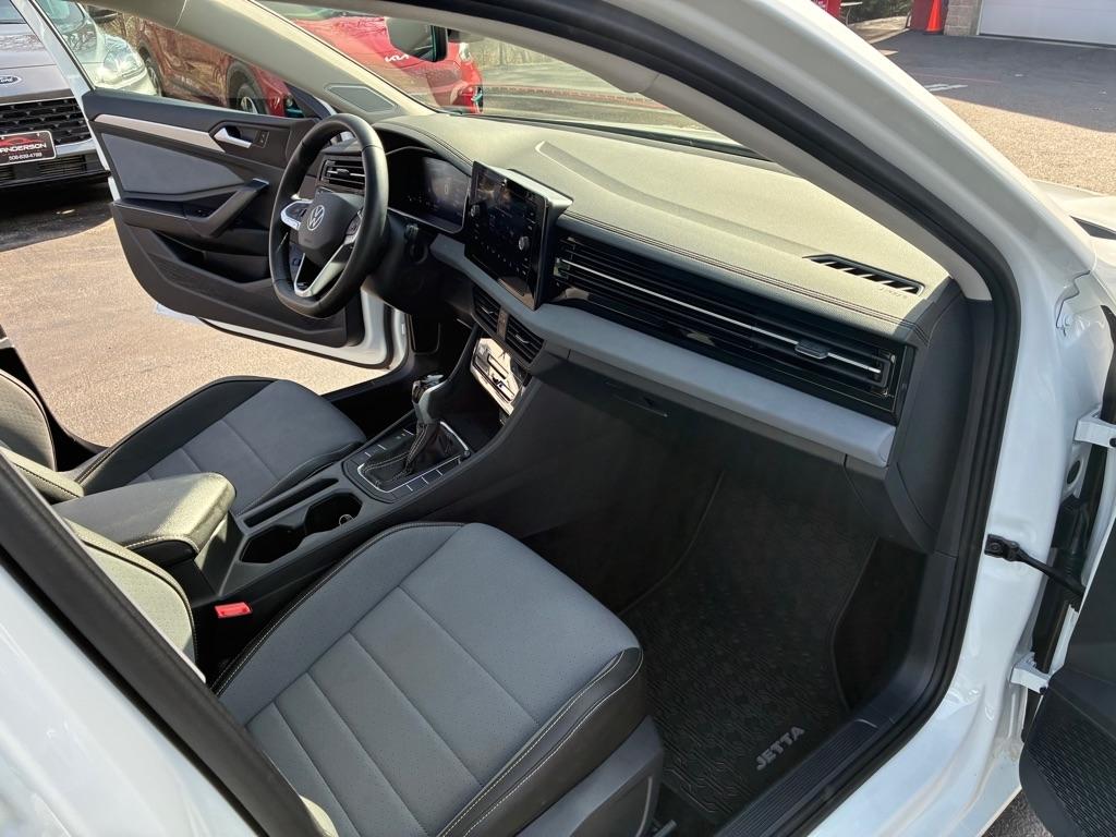 Volkswagen Jetta  2025