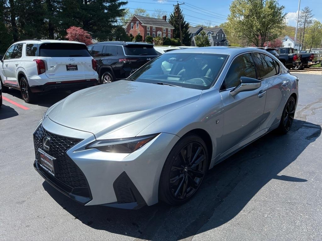 Lexus IS  2022