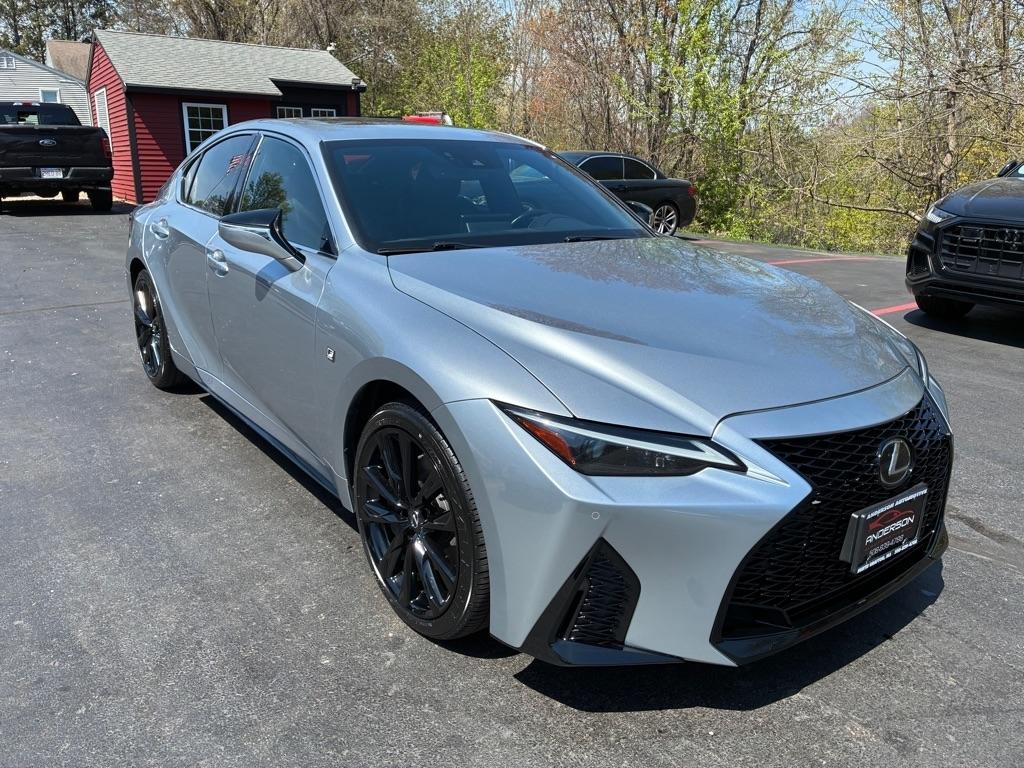 Lexus IS  2022
