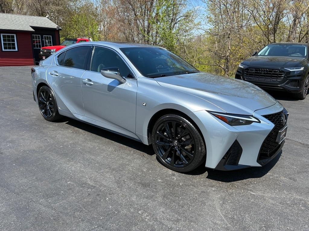 Lexus IS  2022