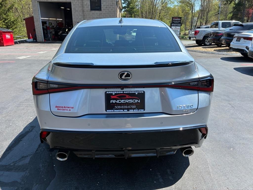 Lexus IS  2022