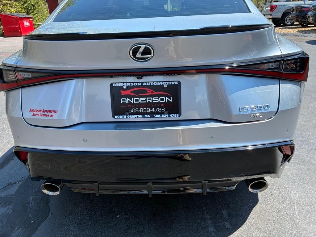 Lexus IS  2022