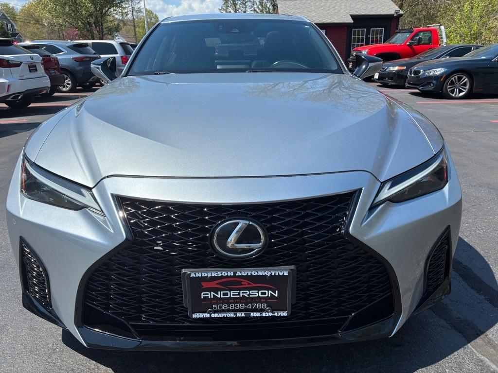 Lexus IS  2022