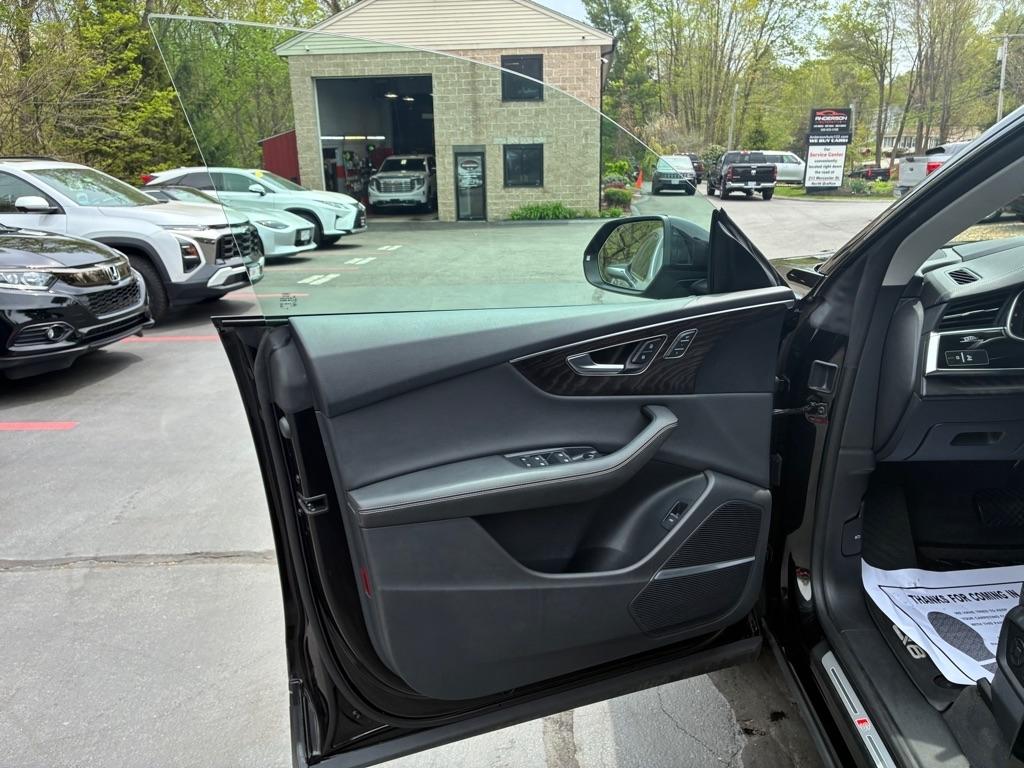 Audi Q8  2023