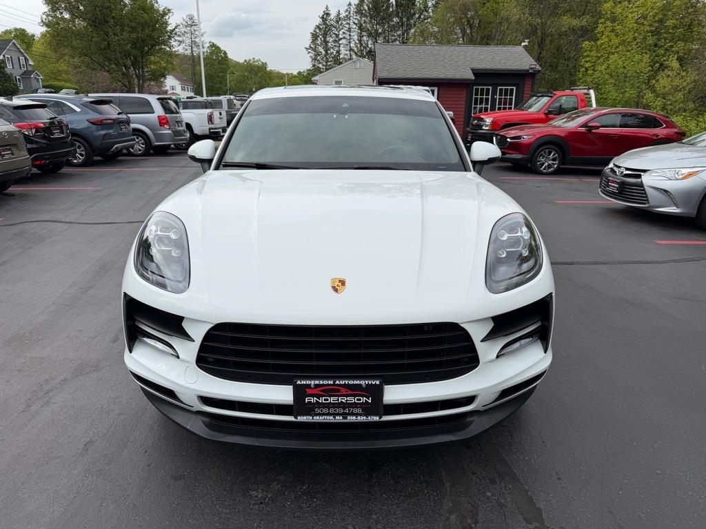 Porsche Macan  2021