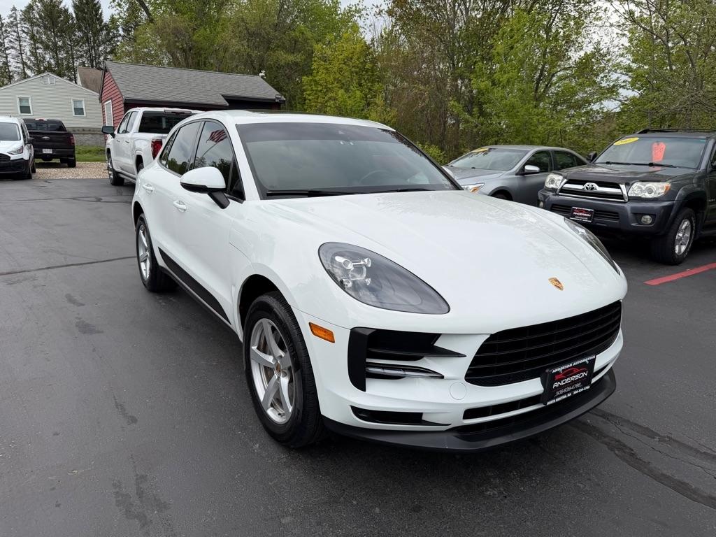 Porsche Macan  2021