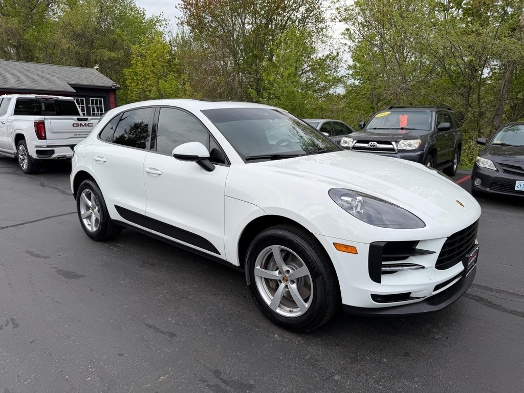 Porsche Macan  2021