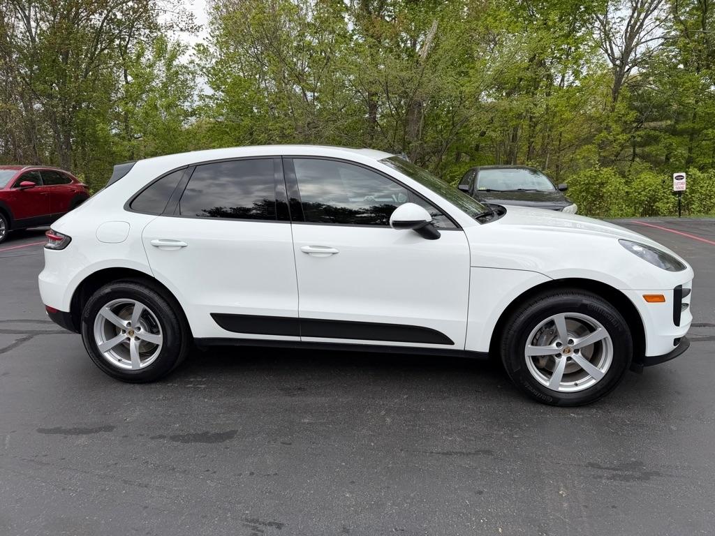 Porsche Macan  2021