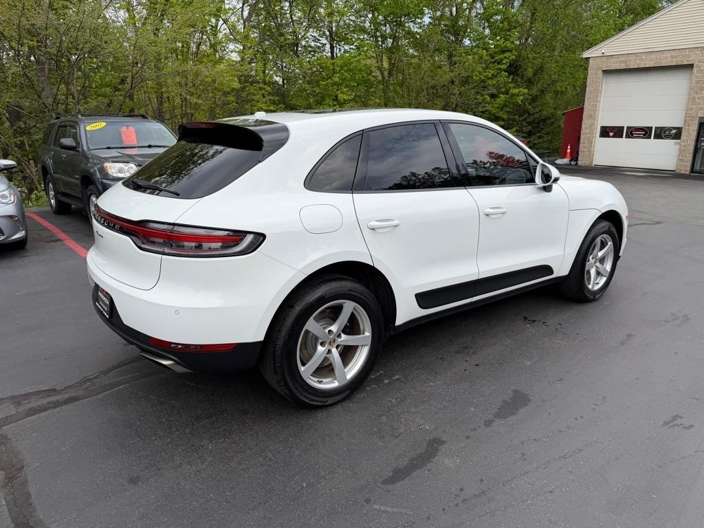 Porsche Macan  2021