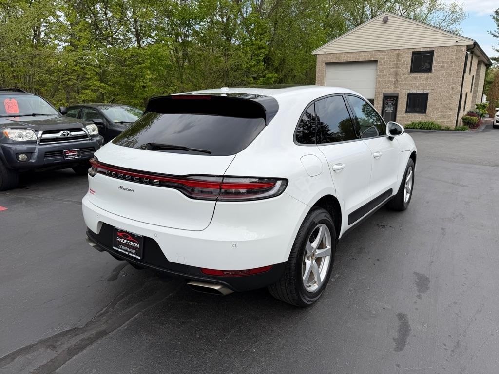 Porsche Macan  2021
