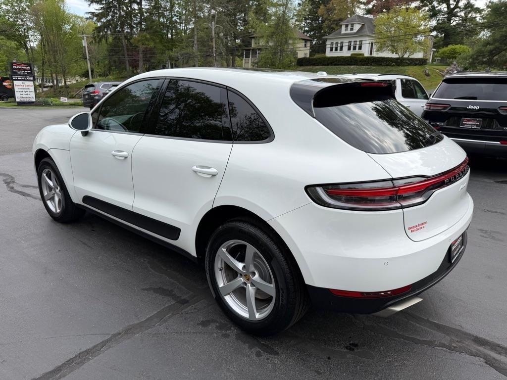 Porsche Macan  2021
