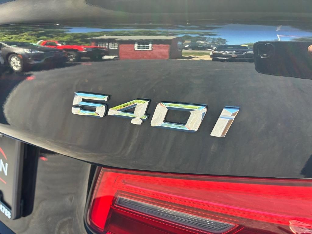 BMW 5-Series  2018