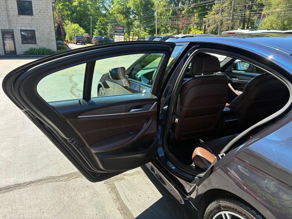 BMW 5-Series  2018