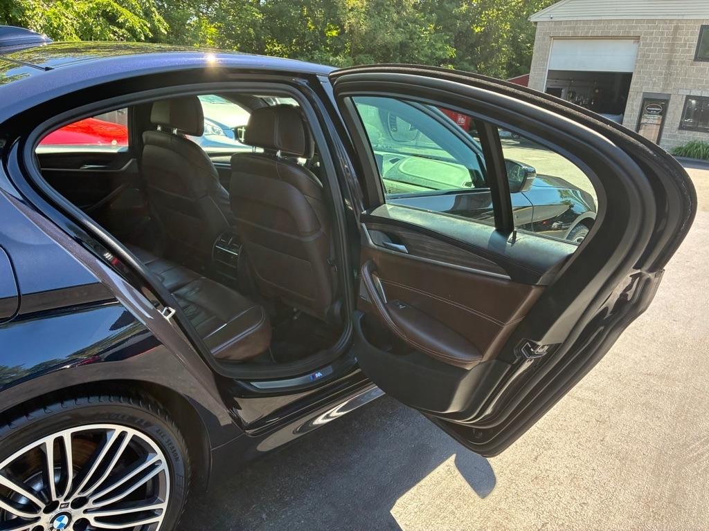 BMW 5-Series  2018