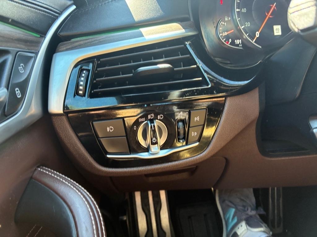 BMW 5-Series  2018