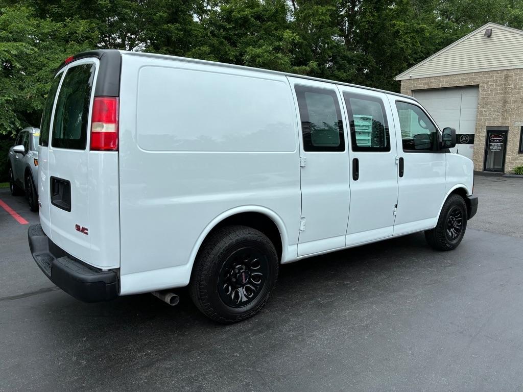 GMC Savana  2012