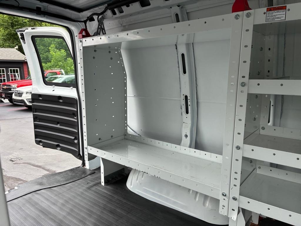 GMC Savana  2012