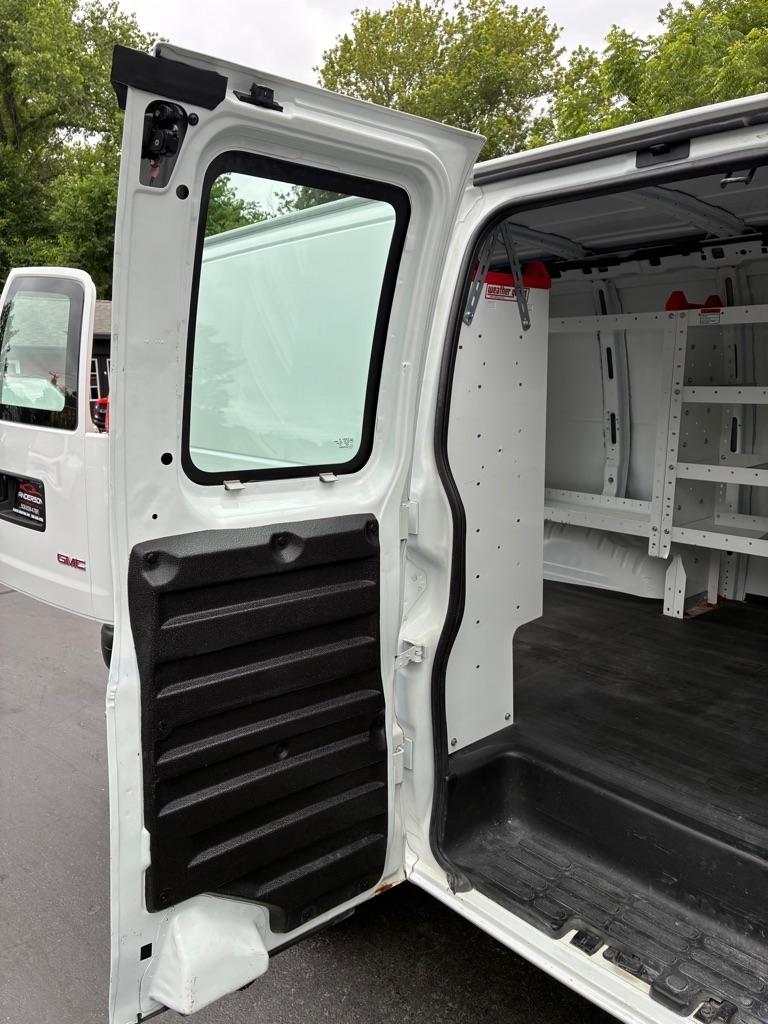GMC Savana  2012