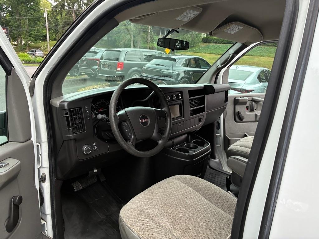 GMC Savana  2012