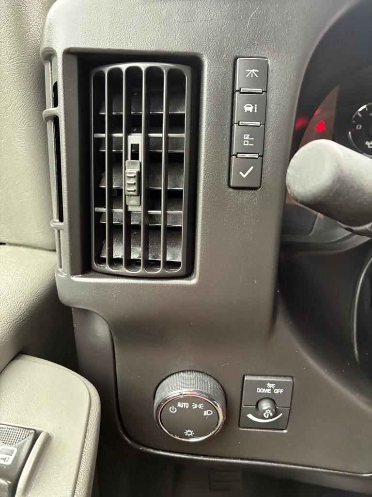 GMC Savana  2012