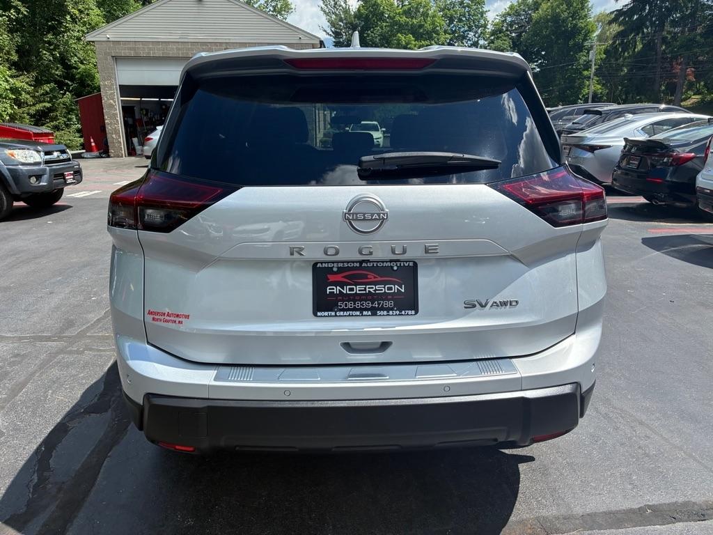 Nissan Rogue  2024