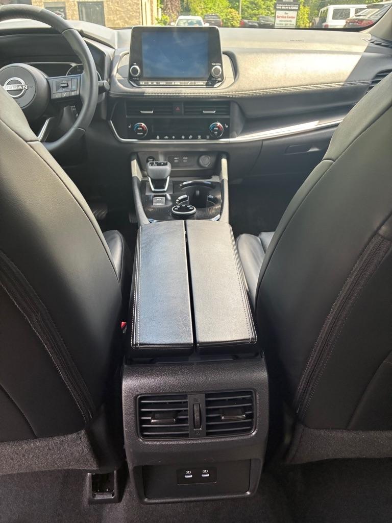 Nissan Rogue  2024