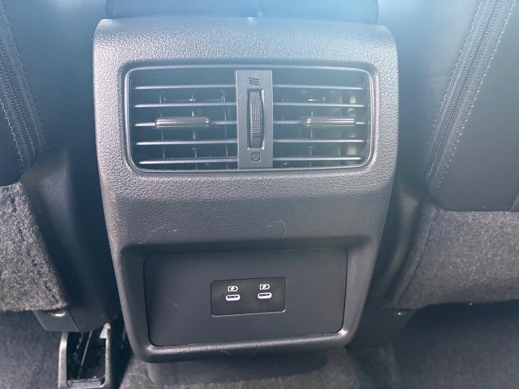 Nissan Rogue  2024