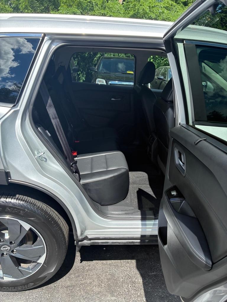 Nissan Rogue  2024