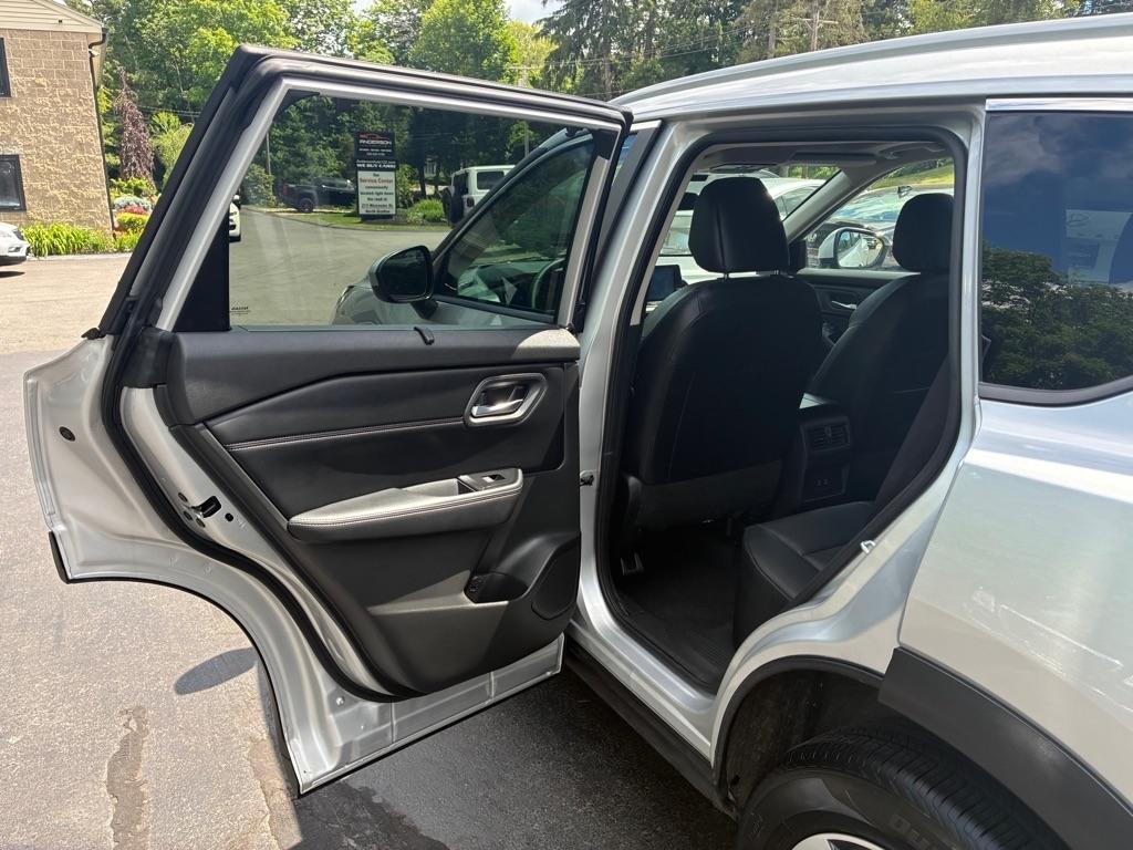 Nissan Rogue  2024
