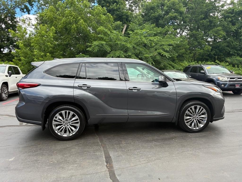 Toyota Highlander  2021