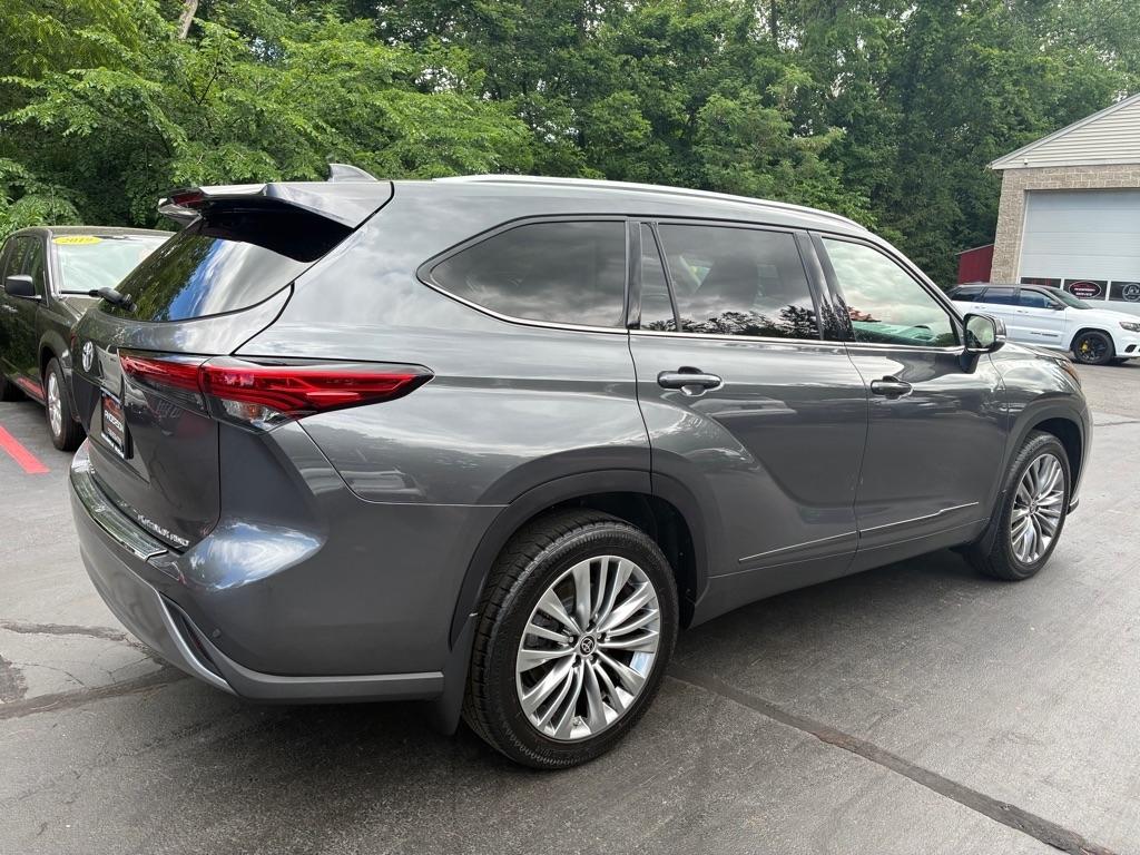 Toyota Highlander  2021