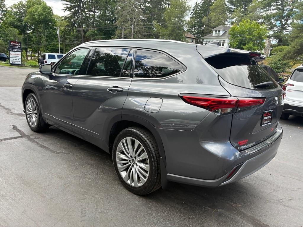 Toyota Highlander  2021