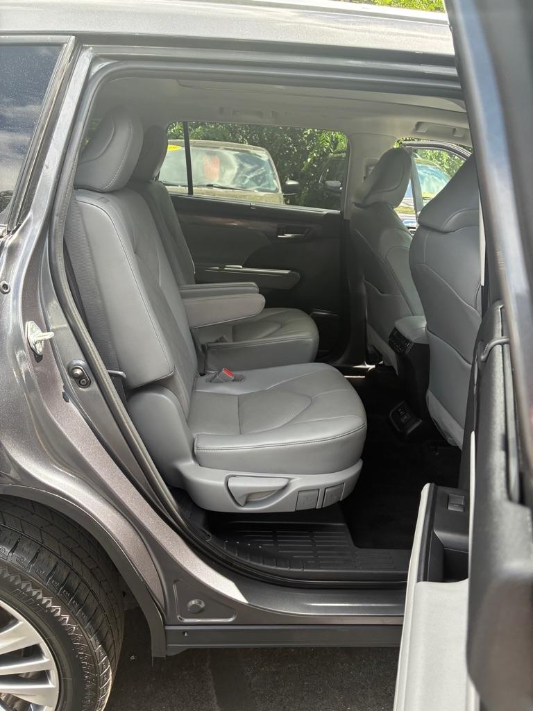 Toyota Highlander  2021