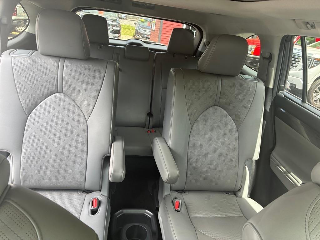 Toyota Highlander  2021