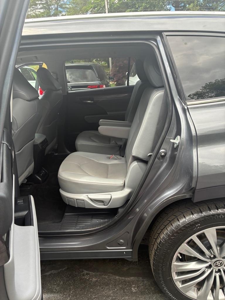 Toyota Highlander  2021