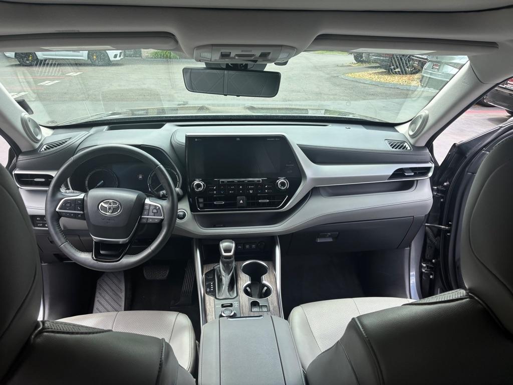 Toyota Highlander  2021