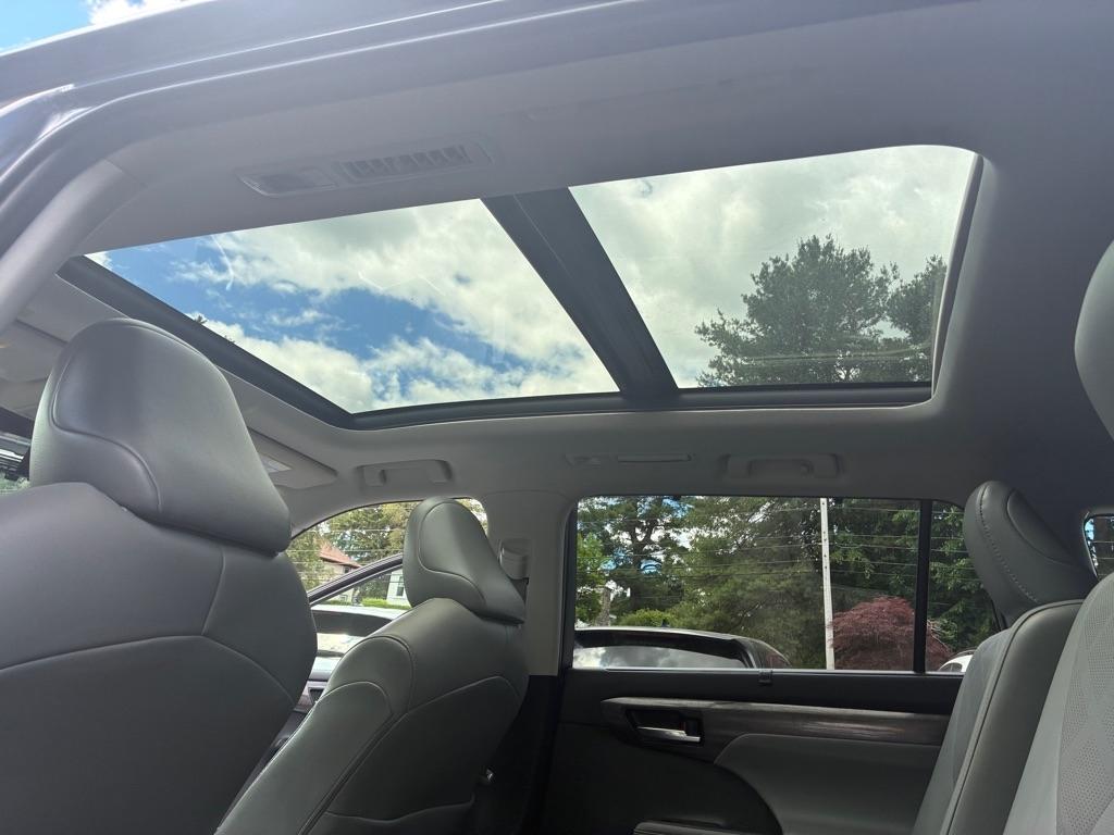 Toyota Highlander  2021