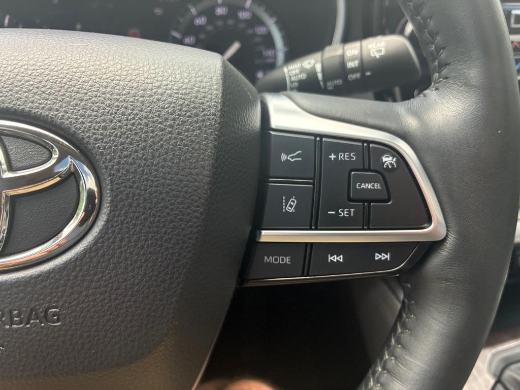 Toyota Highlander  2021