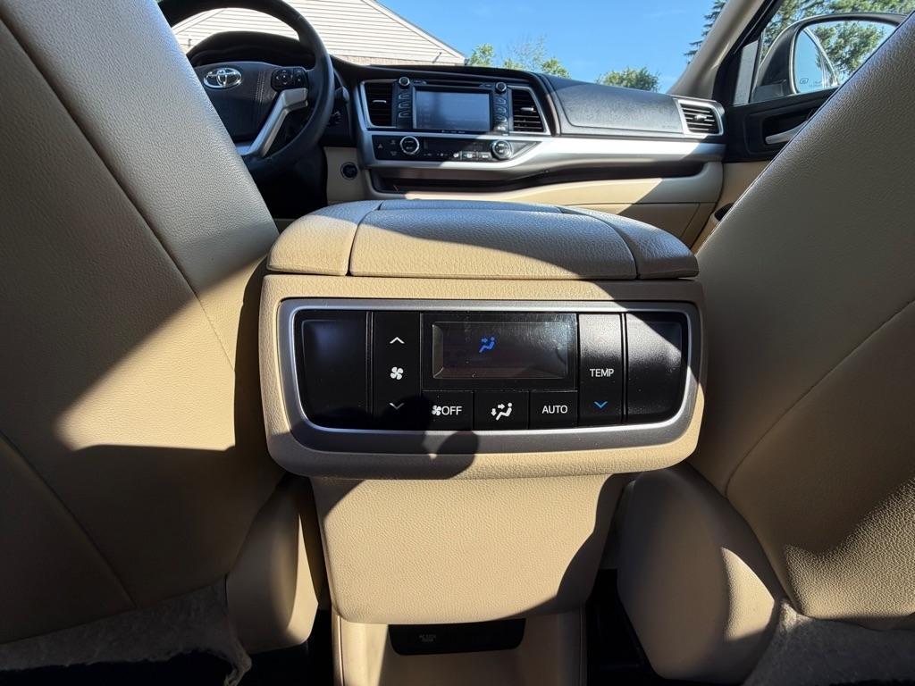 Toyota Highlander  2016