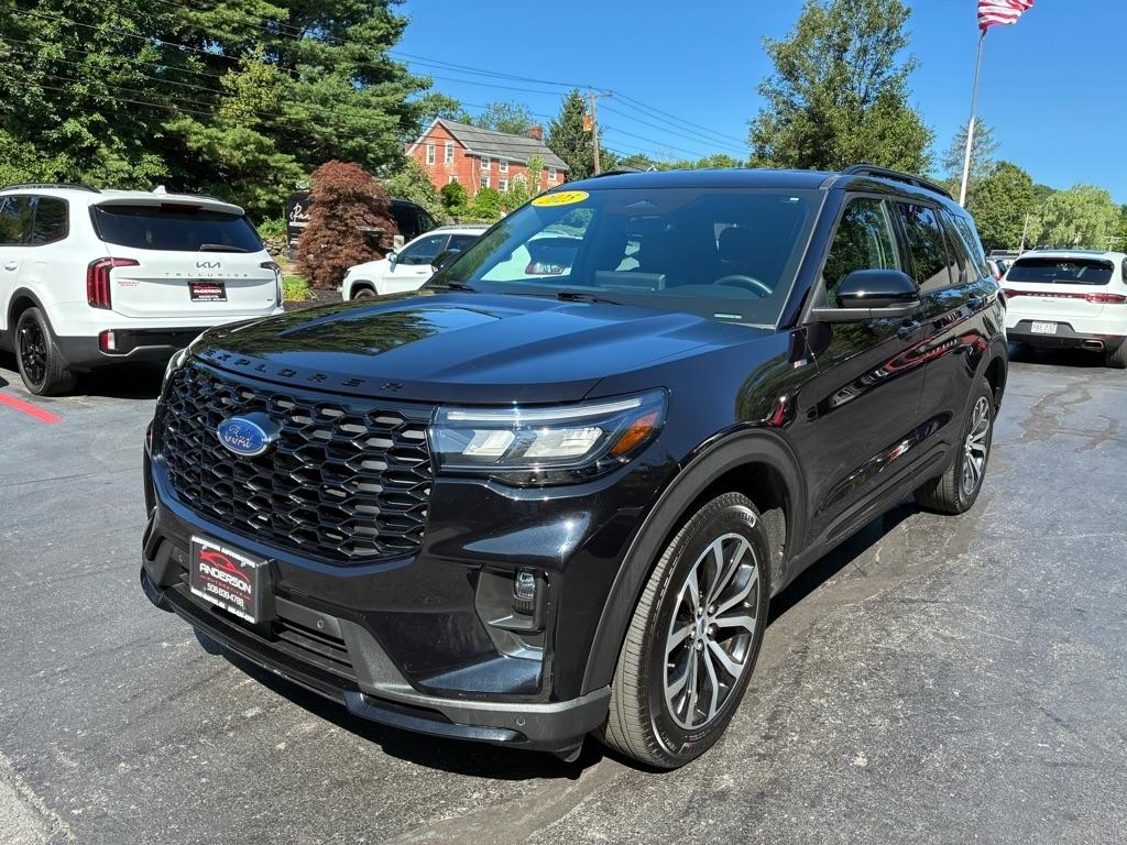 Ford Explorer  2025