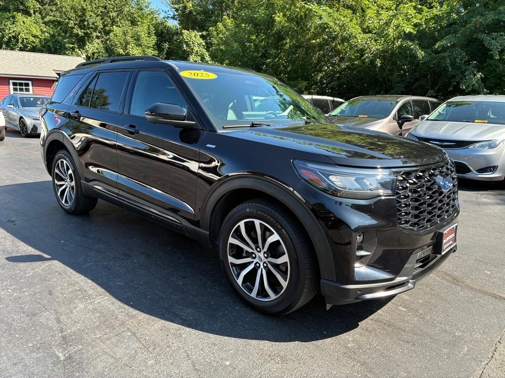 Ford Explorer  2025