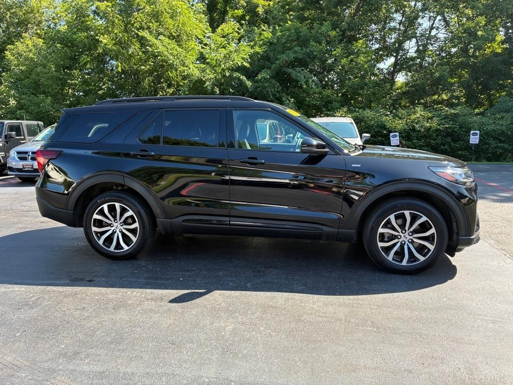 Ford Explorer  2025